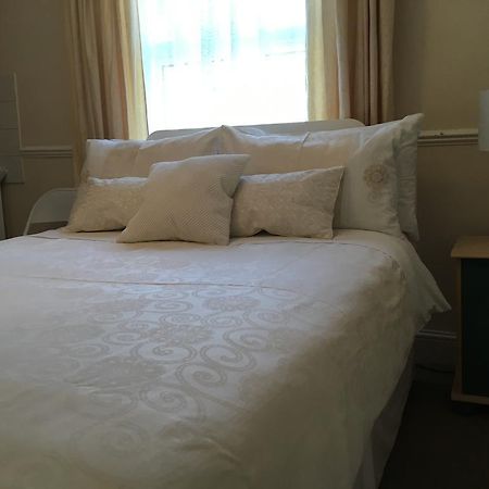 Caris Guest House เซาเทนด์ ออน ซี ภายนอก รูปภาพ