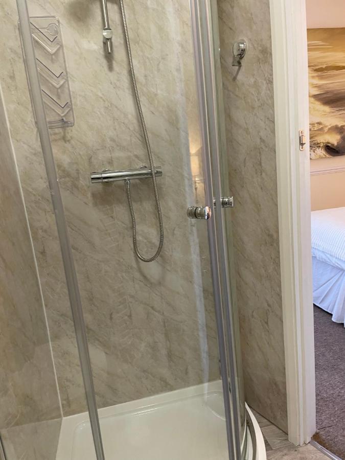Caris Guest House เซาเทนด์ ออน ซี ภายนอก รูปภาพ